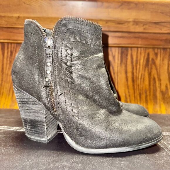 Daisy Fuentes Women's Carolina Zip Up Wedge Heel Black Suede Booties - Size 7 - Picture 4 of 10